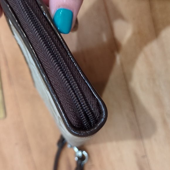 Coach Brown Classic signature Monogram wallet Wristlet CALLOUTS - Picture 6 of 15
